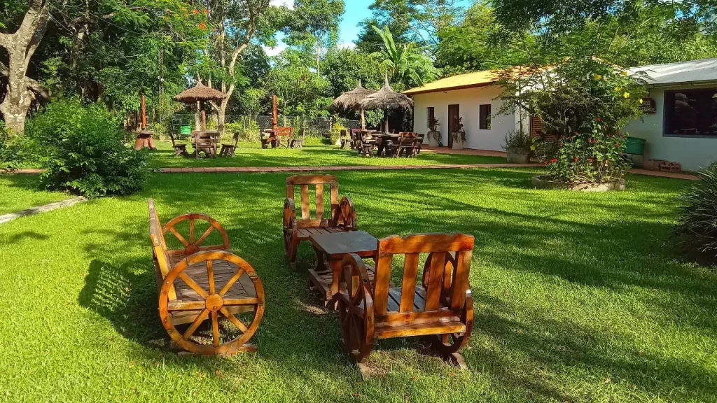 Jens und Gaby sind in Pira Tava angekommen